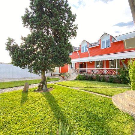 Osobyi Guest House Чолпон-Ата Екстериор снимка