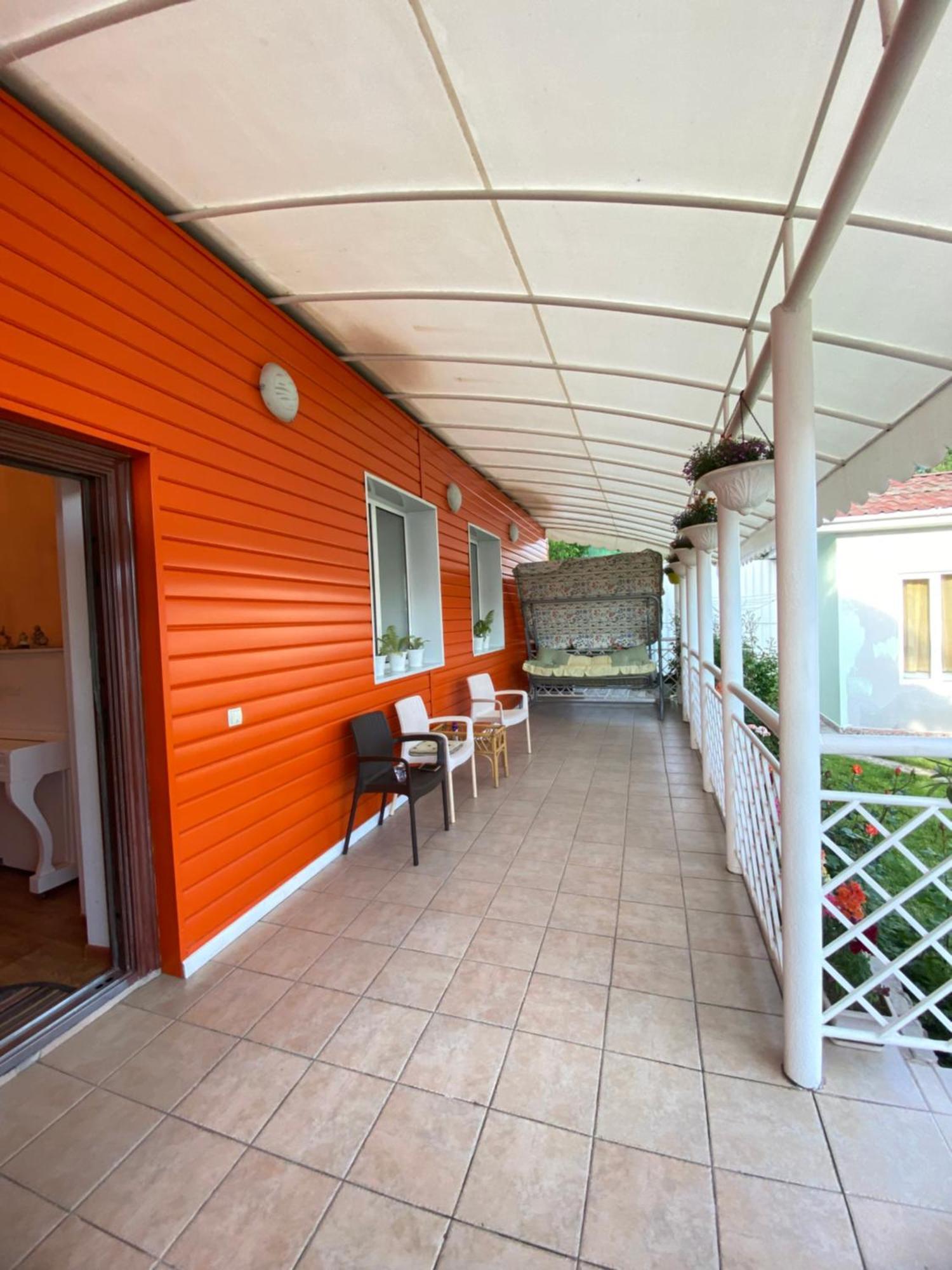 Osobyi Guest House Чолпон-Ата Екстериор снимка