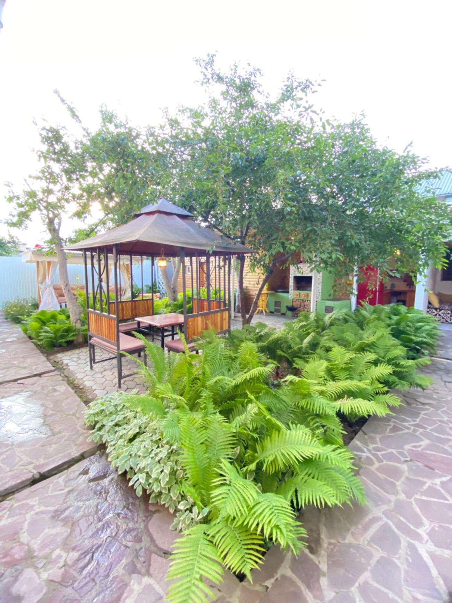 Osobyi Guest House Чолпон-Ата Екстериор снимка