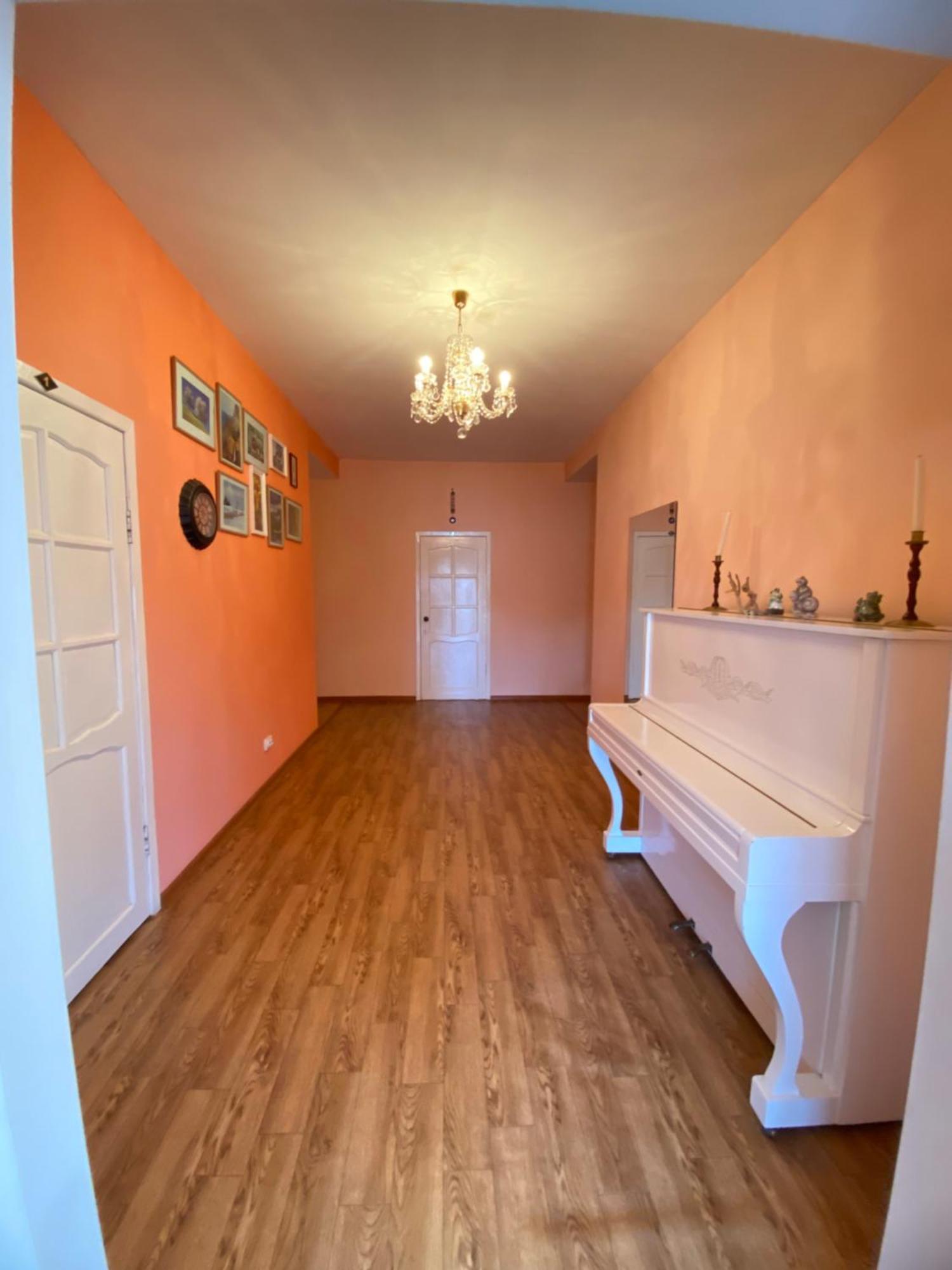 Osobyi Guest House Чолпон-Ата Екстериор снимка