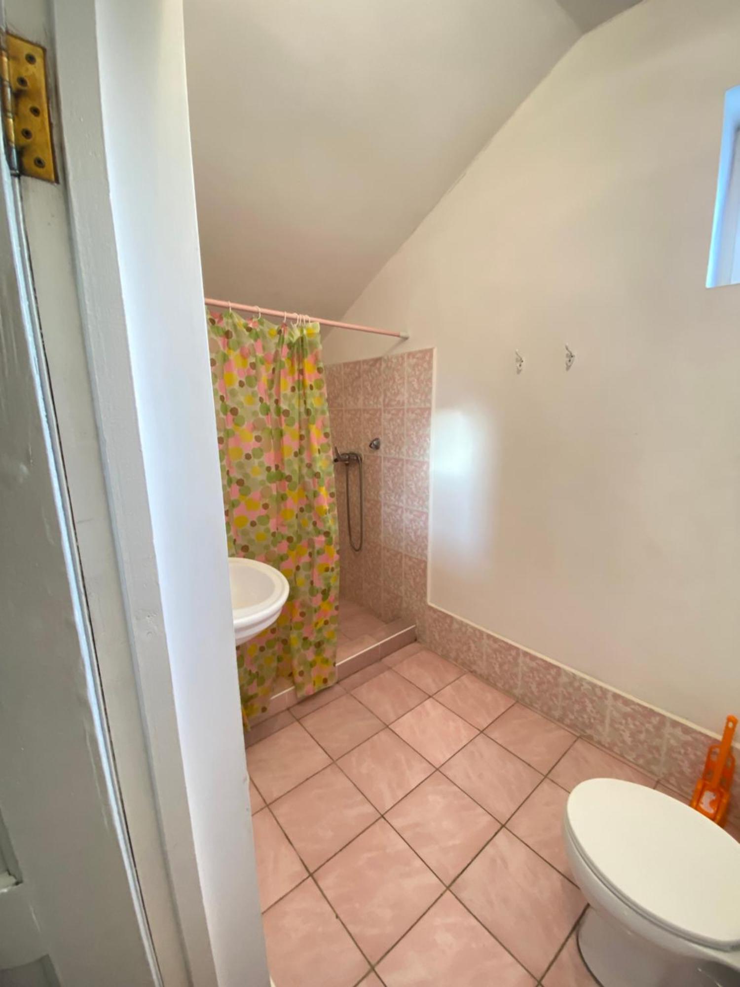 Osobyi Guest House Чолпон-Ата Екстериор снимка