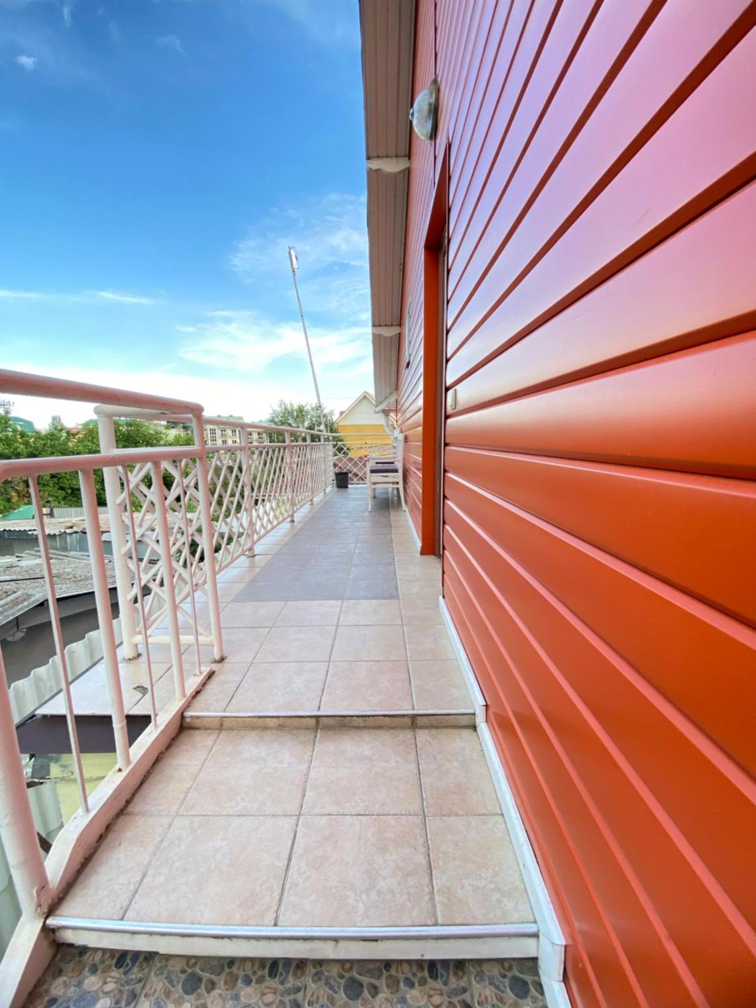 Osobyi Guest House Чолпон-Ата Екстериор снимка