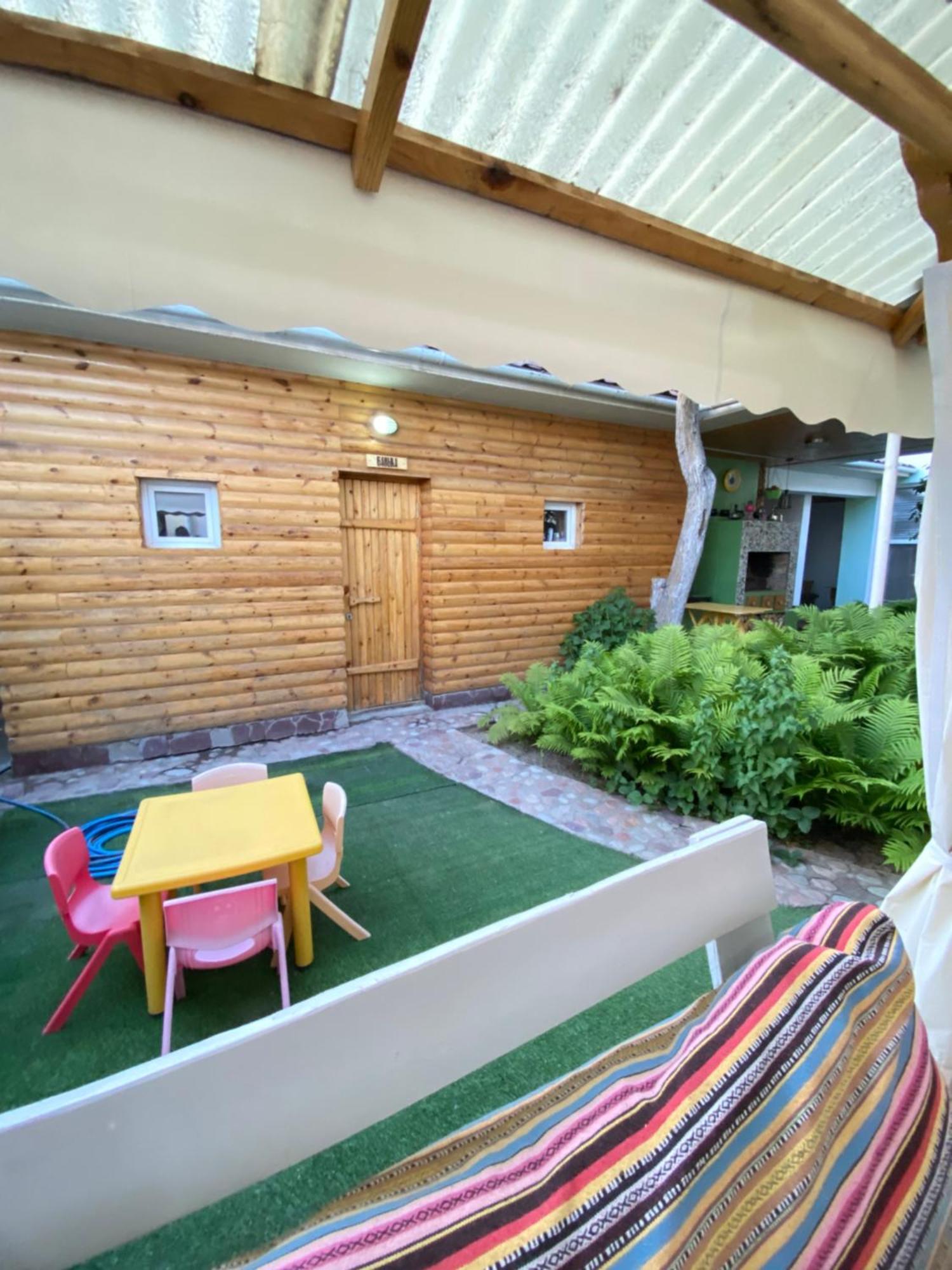 Osobyi Guest House Чолпон-Ата Екстериор снимка