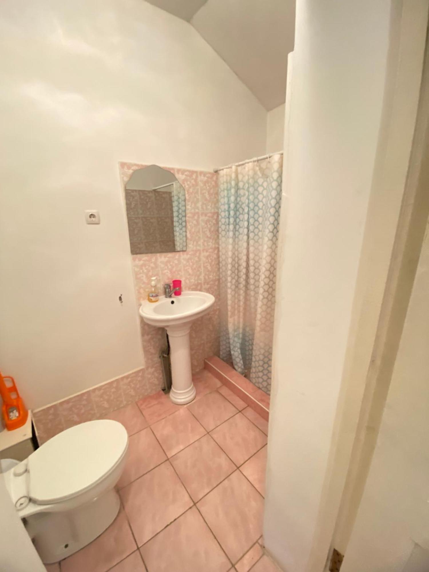 Osobyi Guest House Чолпон-Ата Екстериор снимка